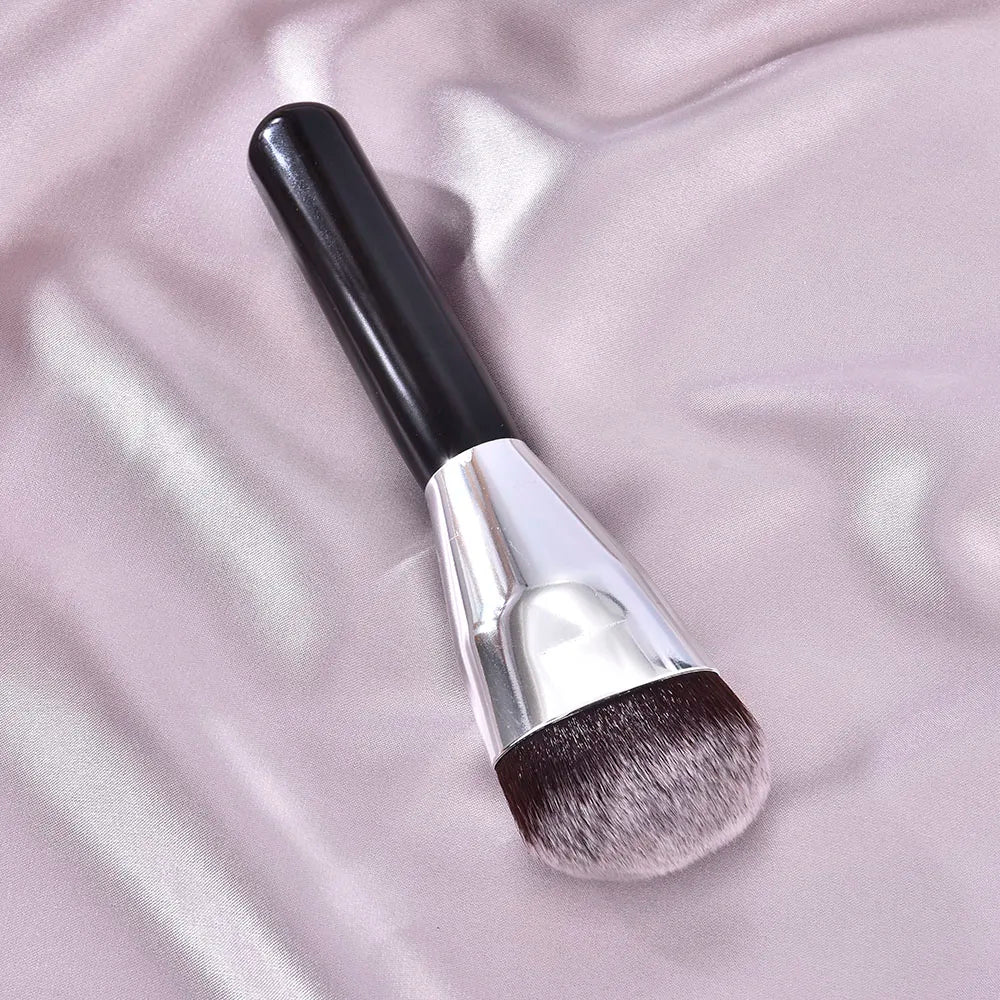 Luxury Champagne Makeup Brushes Flat Top Foundation Brush Large Face Brush Repair brush contour brush for Liquid Cream Powder